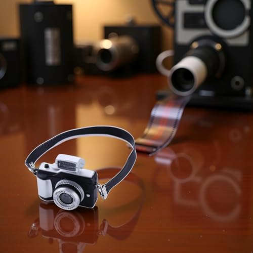 1:4 Scale Mini Camera Prop Ornament Vintage Camera Model, Miniature Digital Camera Mini Decoration Accessories Photography Props Ornament(Style 1)