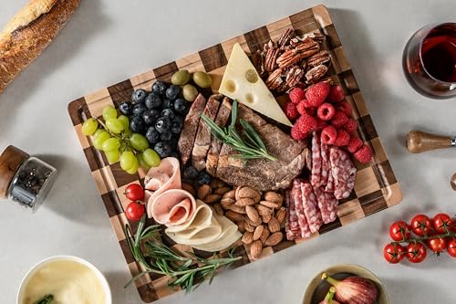 THETCHRY Cutting Boards for Kitchen, Checkered Cutting Board End Grain, Acacia Wooden Chopping Board with Juice Groove & Handle, Serving Tray for Meat, Bread & Fruit, 14"L x 11"W x 0.8"Th - size: 14"L x 11"W