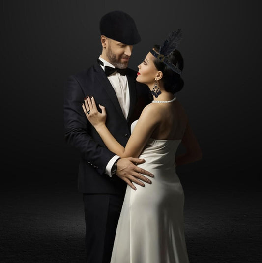 40 Pcs 1920's Party Decoration Couple Cosplay Costume Roaring Retro Costume Including Roaring 20's Photo Booth Props Headband Gloves Gangster Hat Accessories Kit Birthday Theme Party Supplies