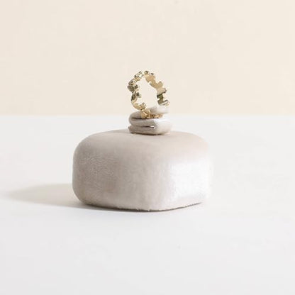 Cute Single Ring Holder for selling, Velvet Ring Display Stand for Jewelry Show, Jewelry Storage Display【Beige】 - color: Beige