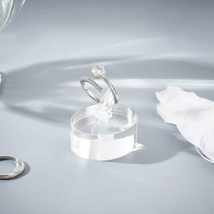 AHANDMAKER 2Pcs Clear Acrylic Ring Holder, Oval Ring Holder Blocks with Clip Ring Showcase Display Holder Rings Stand Jewelry Storage Organizer Display Riser Stand for Jewelry Ring - style: Oval