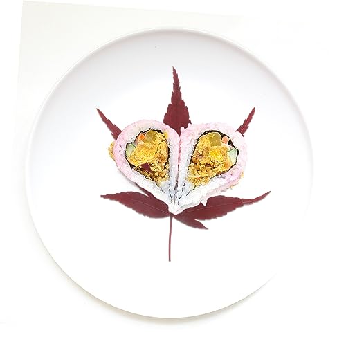 30pcs Sushi Leaves Tray Sashimi Backdrop Japanese Sushi Tray Decor Natural Maple Leaf Decor Serving Leafs Sashimi Dispenser Maple Food Photography for Dessert and Baking