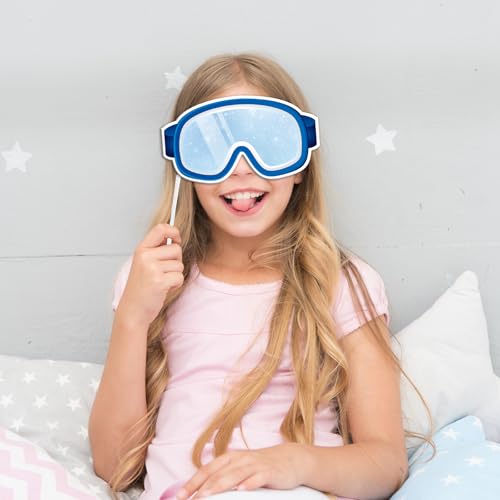 KALEFO 30Pcs Hello Winter Photo Booth Props Winter Wonderland Party Decorations Snowflake Photo Booth Props Kit Wedding Holiday Birthday Skiing New Year Party Supplies - color: Hello Winter