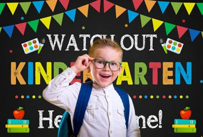 Kindergarten Graduation Backdrop 6x4ft Back to School Banner Watch Out Here I Come First Day of School Preschool Kids Classroom Party Decoration Supplies Banner Photo Booth Studio Prop - size: 5x3