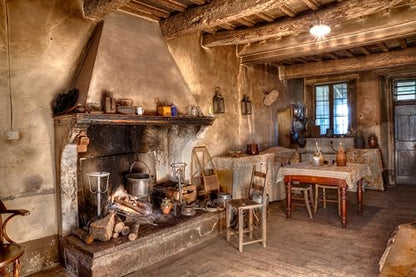 6x4ft Old Farmhouse Kitchen Backdrop Western Old Wooden House Kitchen Interior Rustic Background Rural Farmhouse Fireplace Cooking Background Farmers Cowboys Portrait Photo Props - size: 6x4ft
