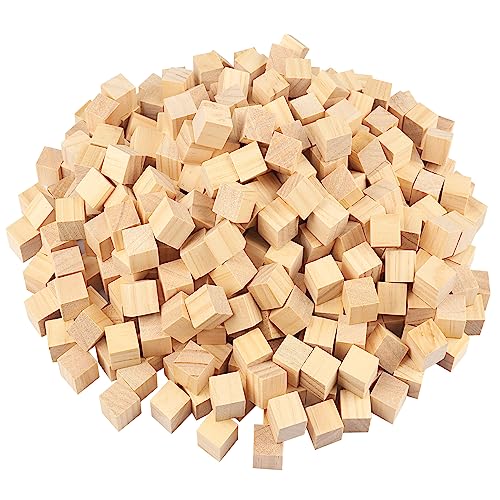 GNIEMCKIN 600 Packs Wooden Blocks for Crafts, 0.8 Inch Pine Wood Cubes, Wooden Cubes for Paint, Stamp, Decorate, DIY Projects and Personalized Gifts - size: 600 Packs 0.8 Inch