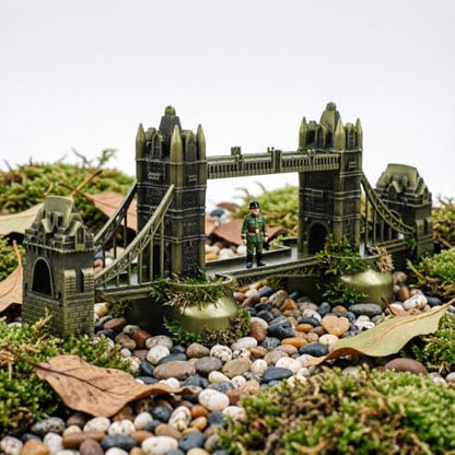 LUOZZY London Tower Bridge Metal Model European Craft Souvenir Home Office Decor Photography Prop Antique Bronze Sculpture Gift for Travel Lovers