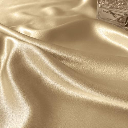 RUDONG M Satin Photography Backdrop 3.3x2.5ft - Wrinkle-Free Silky Fabric Background for Jewelry/Cosmetics/Flat Lay/Studio, Beige Backdrop Cloth (100x75cm) - color: Beige